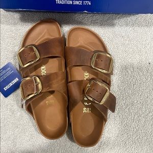 Birkenstock Arizona Big Buckle Slide Sandal
Color - Cognac
SIZE 39, 8-8.5 U.S